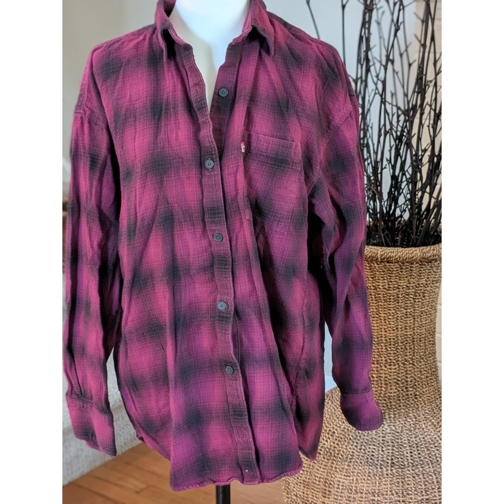 Levi's Magenta Plaid Flannel Oversized Boyfriend Shirt Grunge Goth Indie M